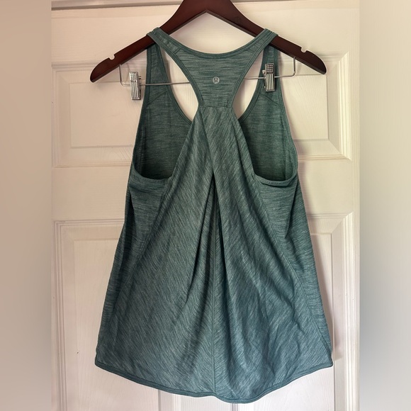 Lululemon Essential Tank Heathered Deep Green size 8 - Picture 4 of 5